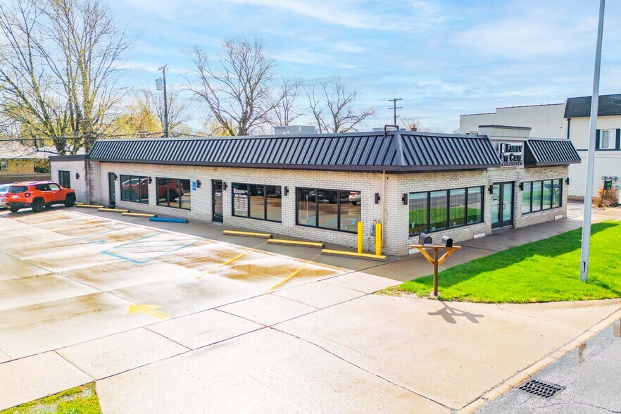 29350 Harper Ave, Saint Clair Shores, MI à louer - Photo de l’immeuble – Image 2 sur 8