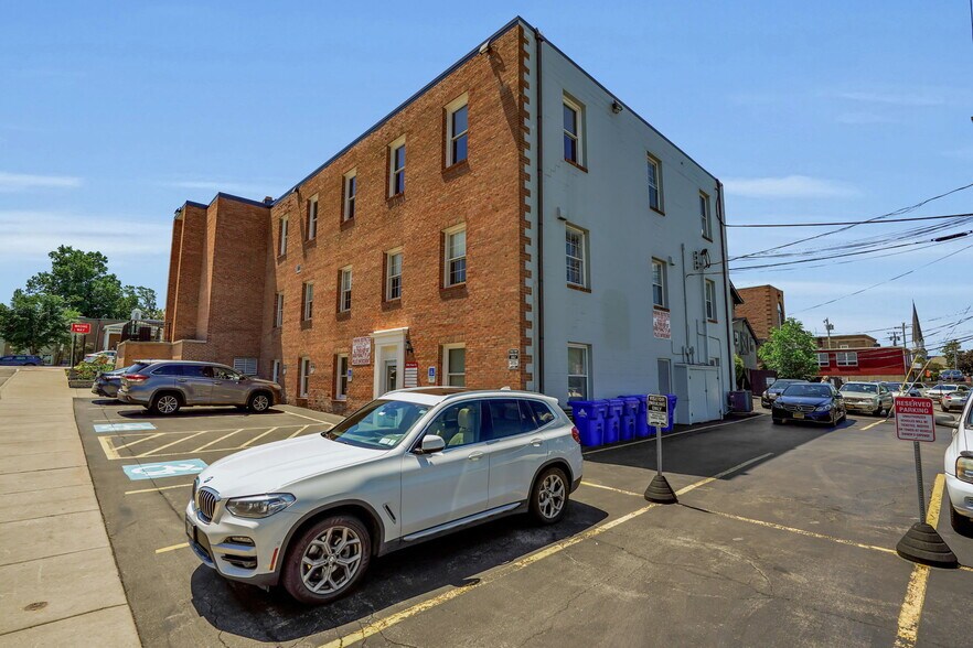 5586 Main St, Williamsville, NY à louer - Photo de l’immeuble – Image 3 sur 18