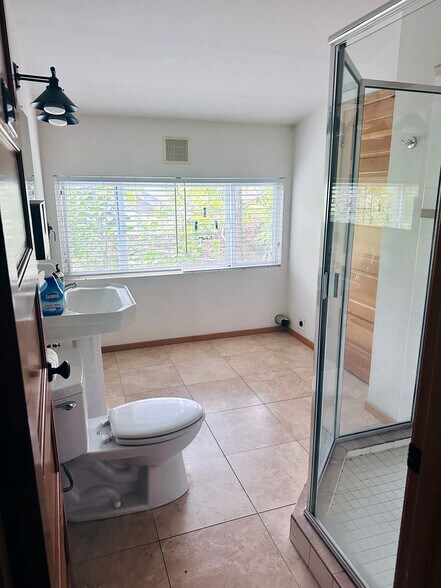 7321-7327 N Charleston Ave, Portland, OR à louer - Photo de l’immeuble – Image 2 sur 12