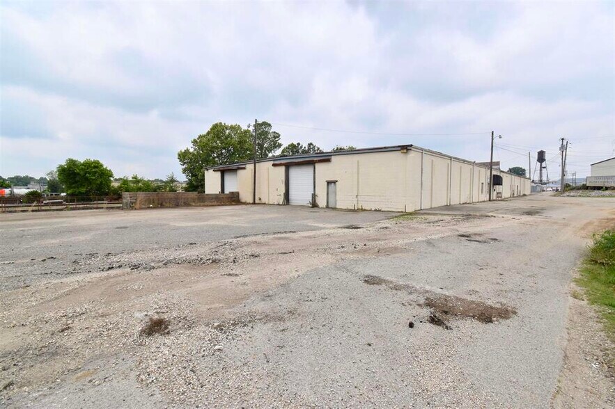 205 Bellvue St, Jackson, TN à louer - Photo de l’immeuble – Image 3 sur 33
