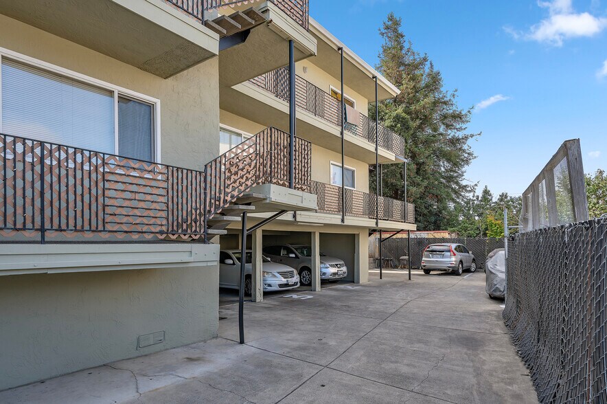 3227 Prentiss St, Oakland, CA à vendre - Photo de l’immeuble – Image 3 sur 6