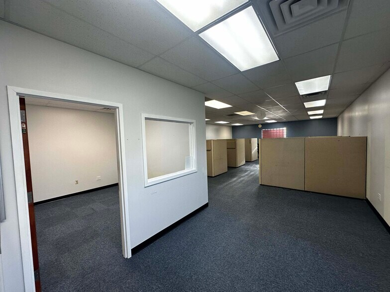 8830 Reading Rd, Cincinnati, OH à vendre - Photo de l’immeuble – Image 3 sur 5