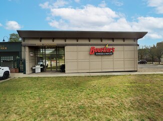 Plus de détails pour 32128 Woodward Ave, Royal Oak, MI - Local commercial à vendre