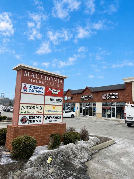 463 E Aurora Rd, Macedonia, OH à louer - Photo de l’immeuble – Image 2 sur 7