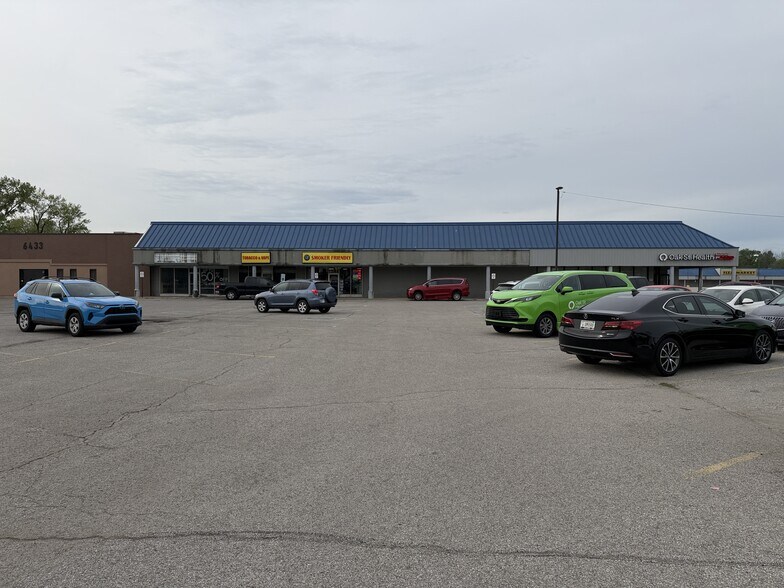 6301 E Washington St, Indianapolis, IN à louer - Photo de l’immeuble – Image 3 sur 6
