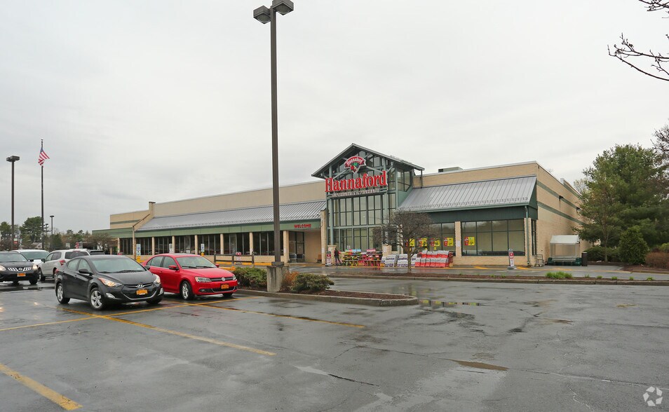27 Gansevoort Rd, South Glens Falls, NY à louer - Photo principale – Image 1 sur 6