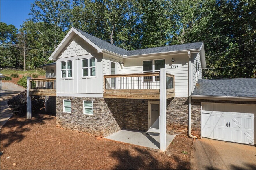 2627 Holly St, Holly Springs, GA à louer - Photo de l’immeuble – Image 2 sur 21