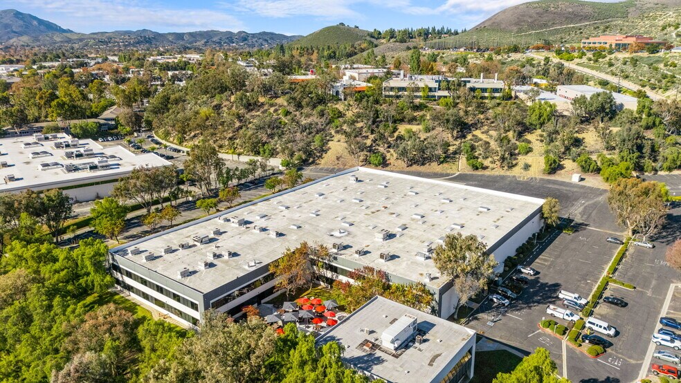 5775-5785 Lindero Canyon Rd, Westlake Vlg, Westlake Village, CA à louer - Photo de l’immeuble – Image 2 sur 15
