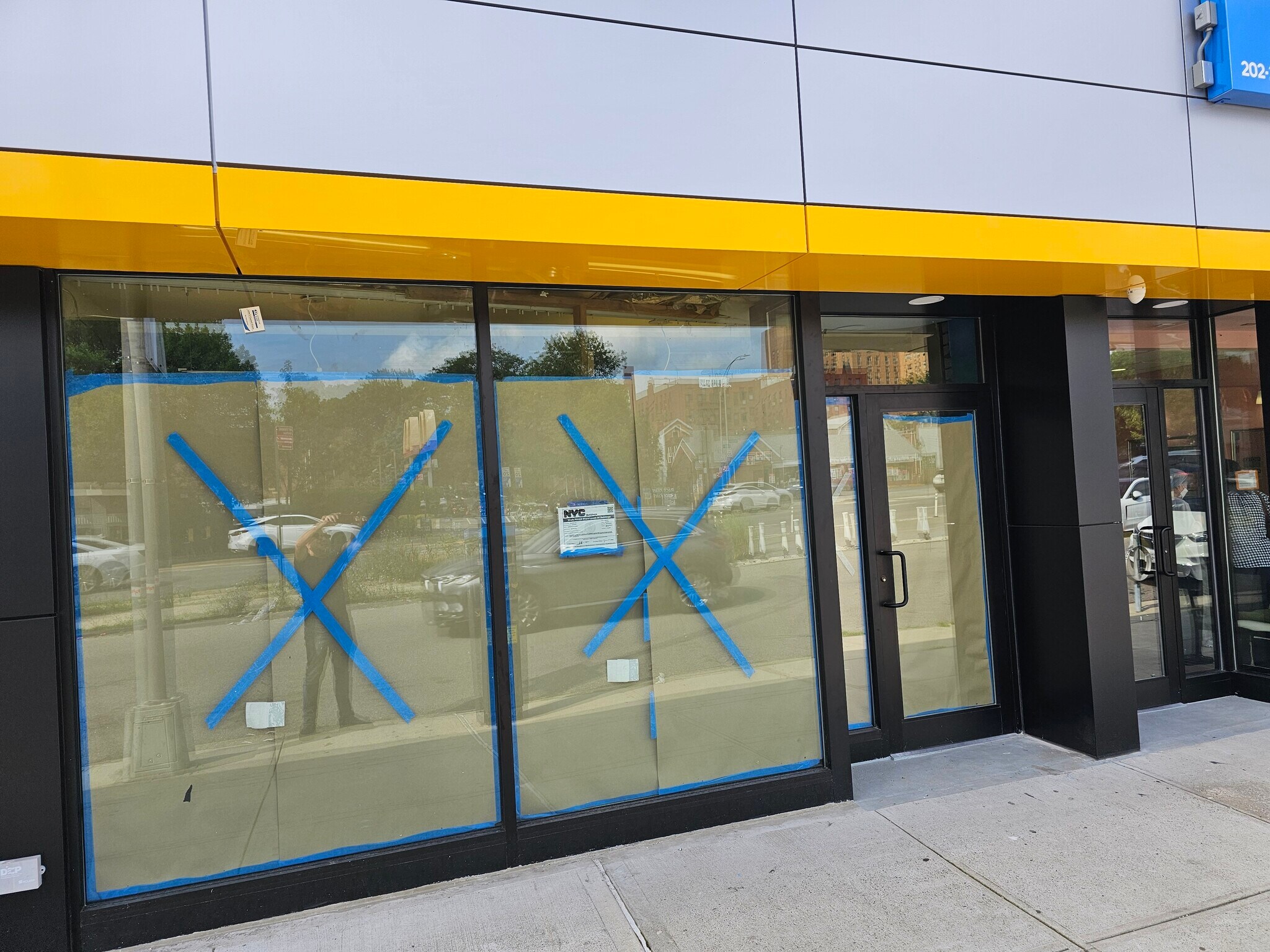 20222 45th Ave, Bayside, NY à louer Photo de l’immeuble– Image 1 sur 5