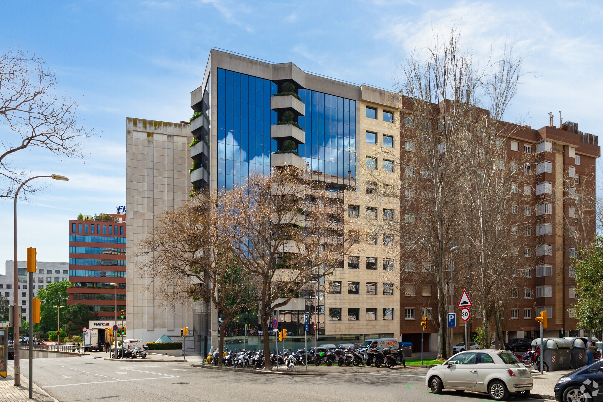 Bureau dans Barcelone, Barcelona à louer Photo principale– Image 1 sur 3