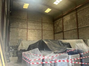 Bureau dans Vaulx-en-Velin à louer Photo de l’immeuble– Image 2 sur 2