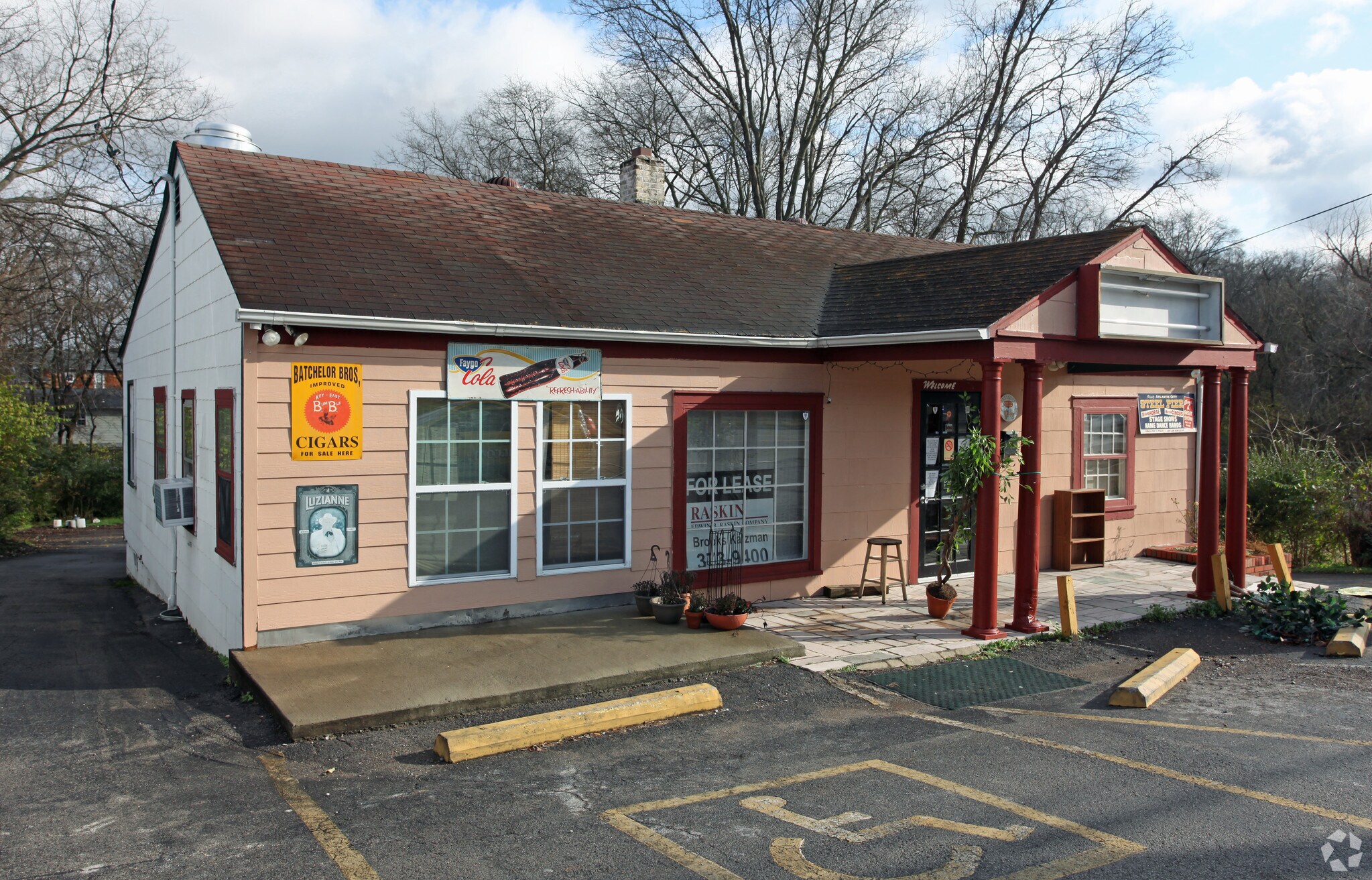 336 White Bridge Pike, Nashville, TN à louer Photo principale– Image 1 sur 7