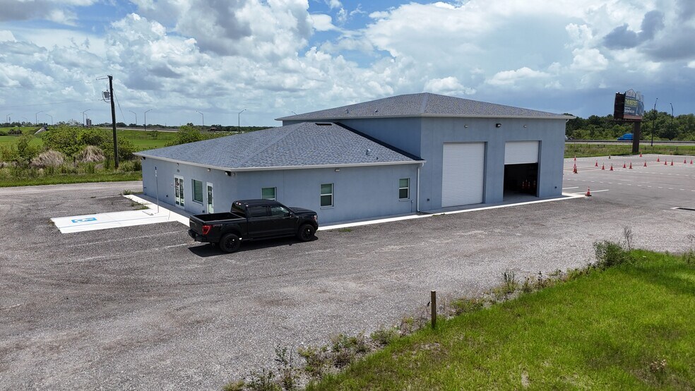 3755 Maine Ave, Lakeland, FL à louer - Photo de l’immeuble – Image 3 sur 8