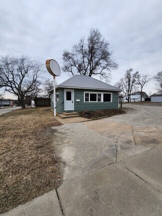 Plus de détails pour 150 E 9th St, Horton, KS - Local commercial à vendre
