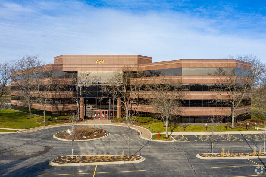 750 W Lake Cook Rd, Buffalo Grove, IL à louer - Photo de l’immeuble – Image 2 sur 14