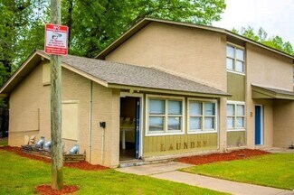 Plus de détails pour 704 Washington Chapel Terrace Court, Tuskegee, AL - Logement à vendre