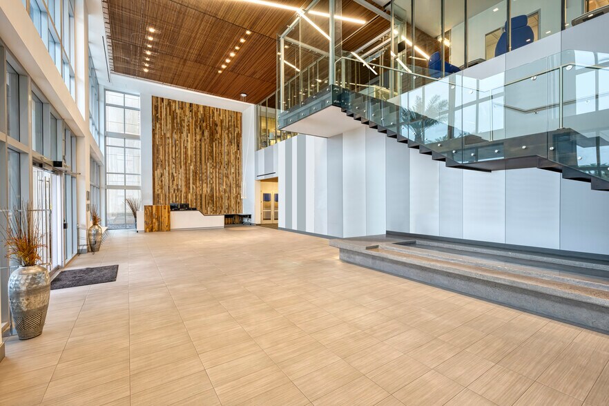 2900 W Geronimo Pl, Chandler, AZ à louer - Photo de l’immeuble – Image 2 sur 8