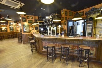 Local commercial dans Madrid, Madrid à louer Plan d’étage– Image 1 sur 13