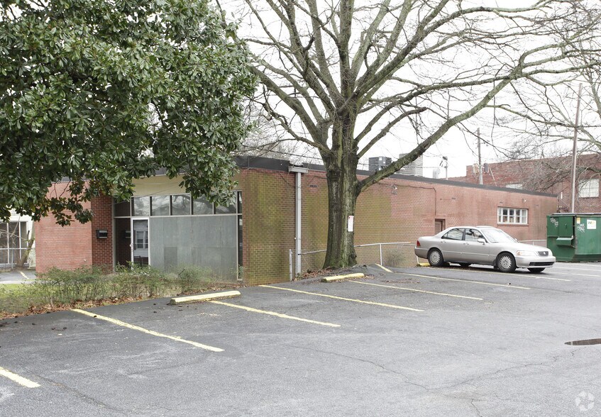 2947 E Point St, East Point, GA à vendre - Photo de l’immeuble – Image 2 sur 3