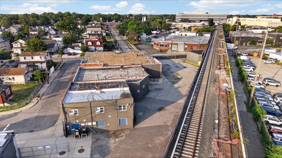 145 E Mineola Ave, Valley Stream, NY à louer - Photo de l’immeuble – Image 3 sur 12