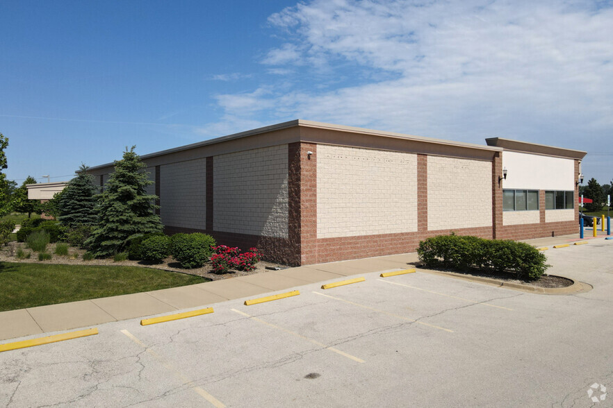 1015 W Orchard Rd, North Aurora, IL à louer - Photo de l’immeuble – Image 3 sur 6