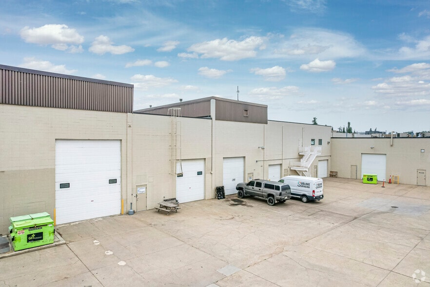 4904-4940 87 St NW, Edmonton, AB à louer - Photo de l’immeuble – Image 3 sur 18