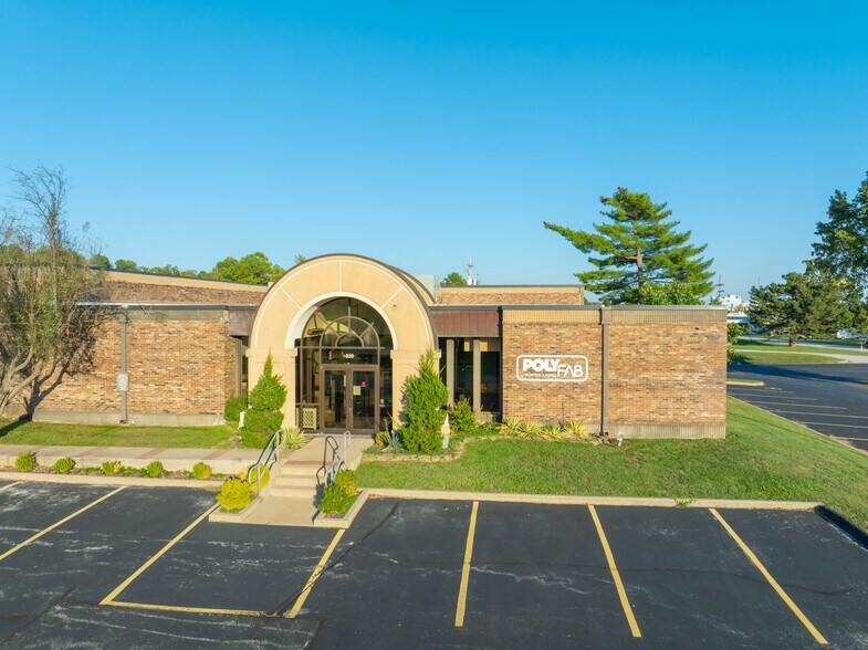 820 N Cedarbrook Ave, Springfield, MO à vendre - Photo de l’immeuble – Image 3 sur 55