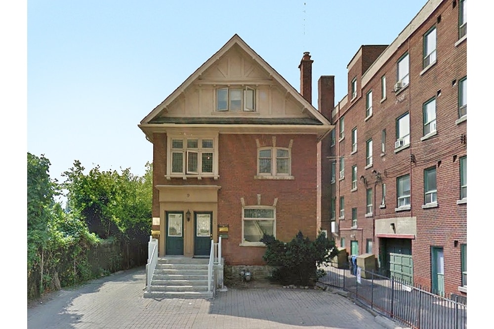 9 Woodlawn Av E, Toronto, ON à louer Photo principale– Image 1 sur 2