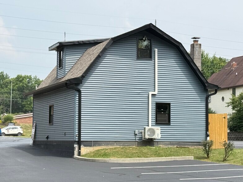 484 N Madison Ave, Greenwood, IN à louer - Photo de l’immeuble – Image 2 sur 4