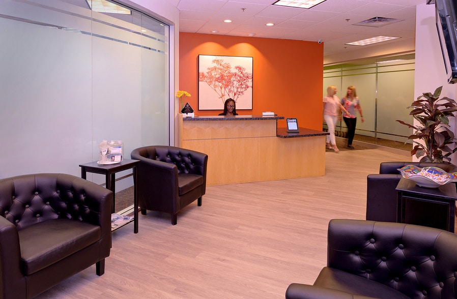 14050 N 83rd Ave, Peoria, AZ à louer - Hall d’entrée – Image 3 sur 29
