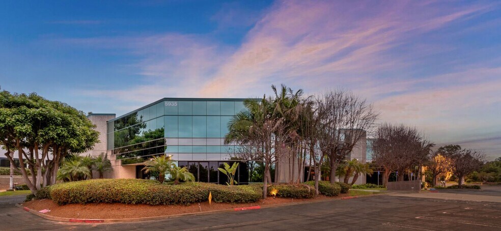 5935 Darwin Ct, Carlsbad, CA à vendre - Photo de l’immeuble – Image 3 sur 6