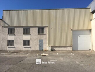 Plus de détails pour 200 Rue Léon Blum, Villeurbanne - Local d'activités à louer