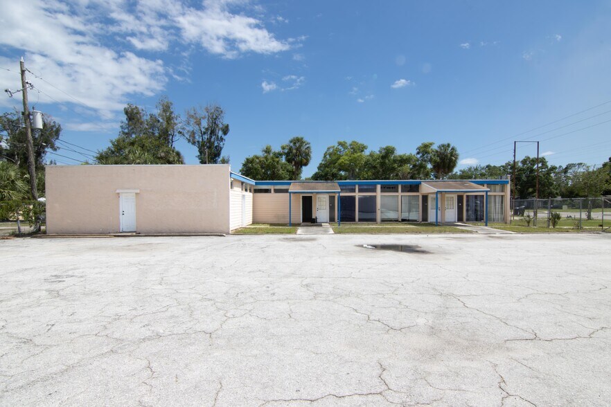 2320 Dr Martin Luther King Jr St S, Saint Petersburg, FL à vendre - Photo de l’immeuble – Image 2 sur 13