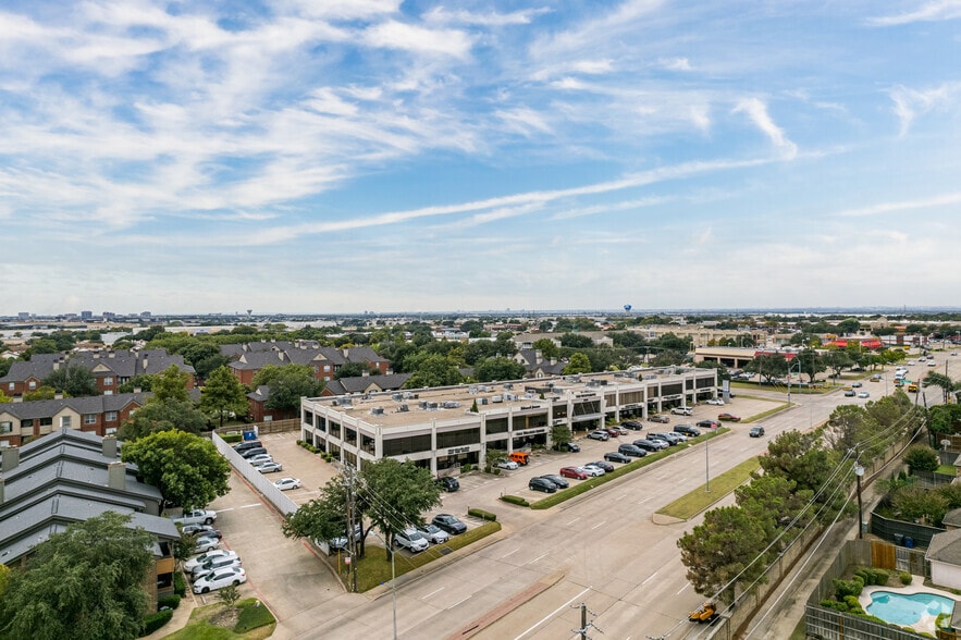 4222 Trinity Mills Rd, Dallas, TX à louer - Aérien – Image 2 sur 8