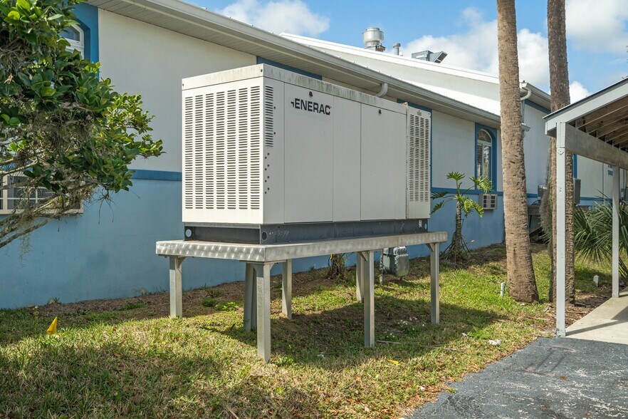 311 NE 4th Ave, Crystal River, FL à louer - Photo de l’immeuble – Image 3 sur 161