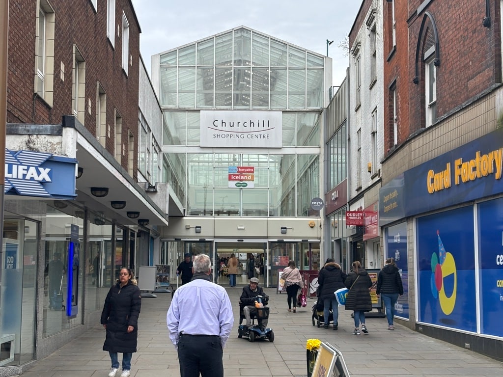 Churchill Shopping Centre, Dudley à louer Photo de l’immeuble– Image 1 sur 4