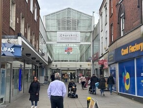 Churchill Shopping Centre, Dudley à louer Photo de l’immeuble– Image 1 sur 4