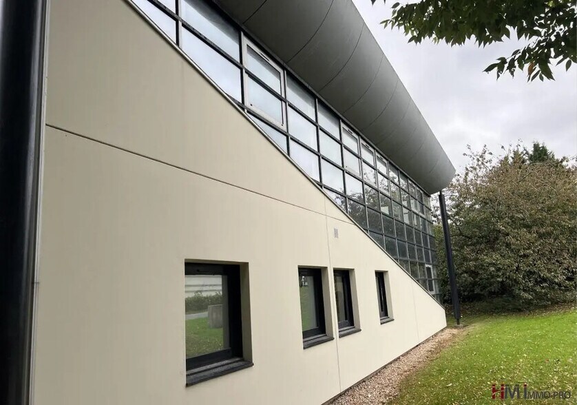 Bureau dans Mont-Saint-Aignan à louer - Photo de l’immeuble – Image 1 sur 6