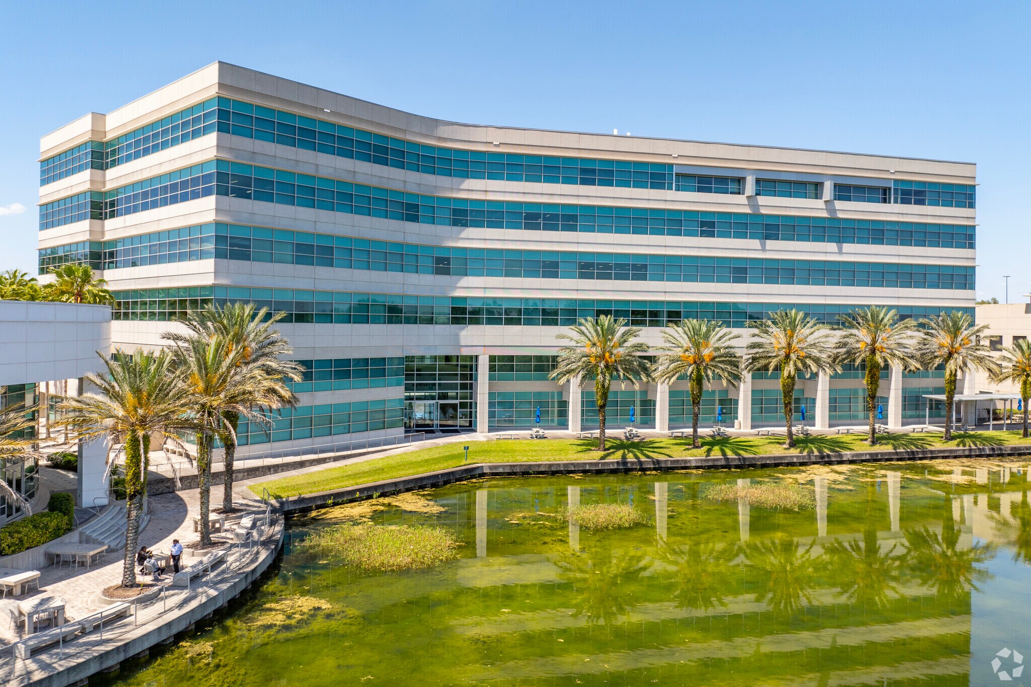 8125 Highwoods Palm Way, Tampa, FL à louer Photo de l’immeuble– Image 1 sur 6