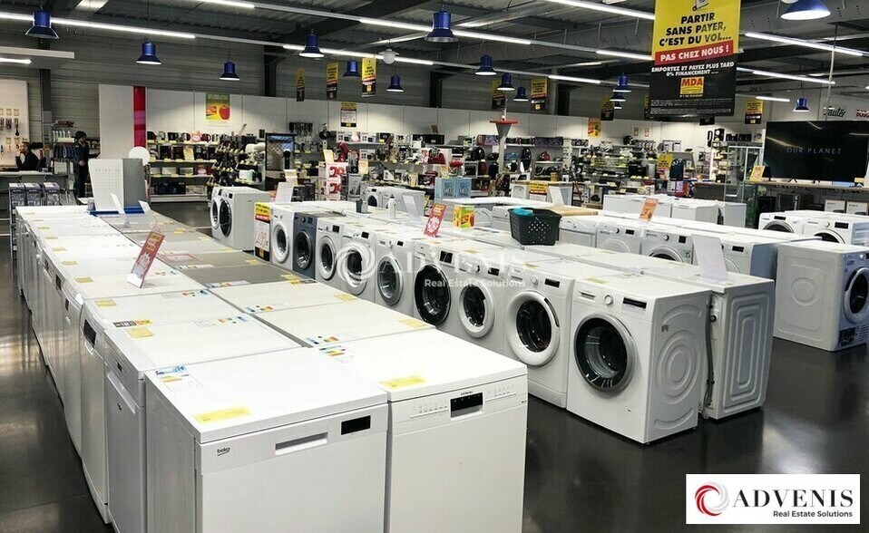 Local commercial dans Le Haillan à louer - Photo de l’immeuble – Image 3 sur 4