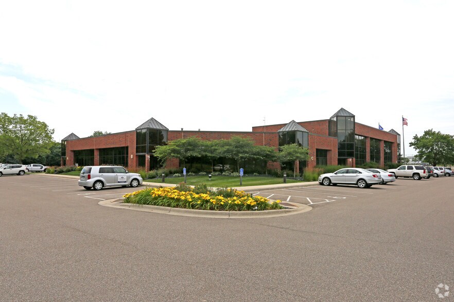 2500 Cr-42 W, Burnsville, MN à vendre - Photo de l’immeuble – Image 2 sur 7