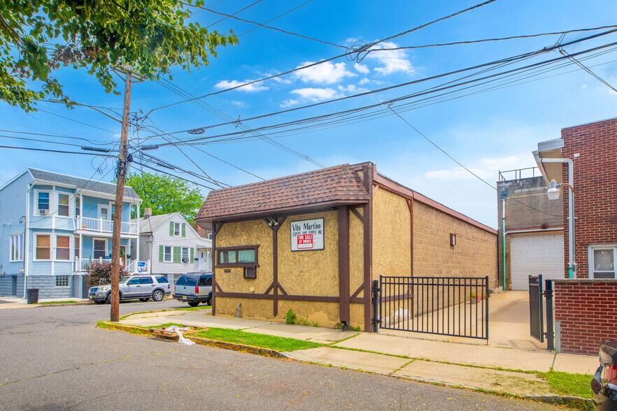 40 Columbus St, Bloomfield, NJ à vendre - Photo de l’immeuble – Image 2 sur 7