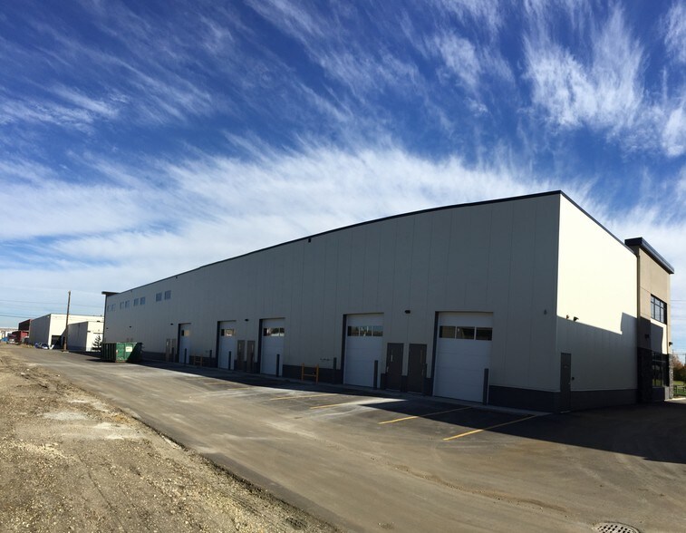 11320-11326 119 St NW, Edmonton, AB à louer - Photo de l’immeuble – Image 3 sur 10