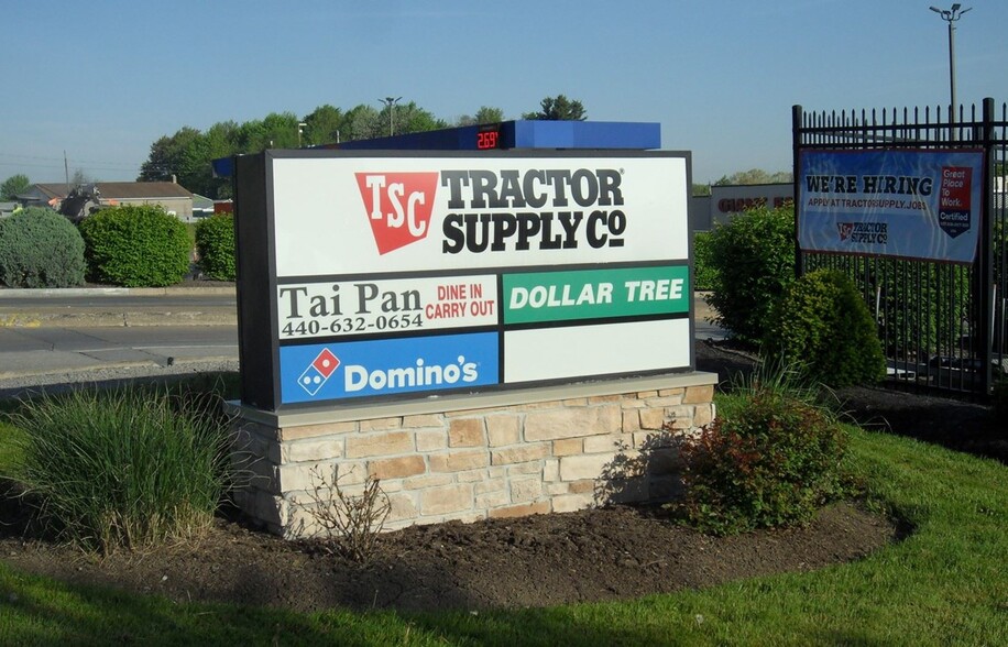 15400-15420 W High St, Middlefield, OH à louer - Photo de l’immeuble – Image 1 sur 7