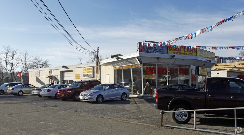110 Sunrise Hwy, West Islip, NY à louer - Photo principale – Image 1 sur 2
