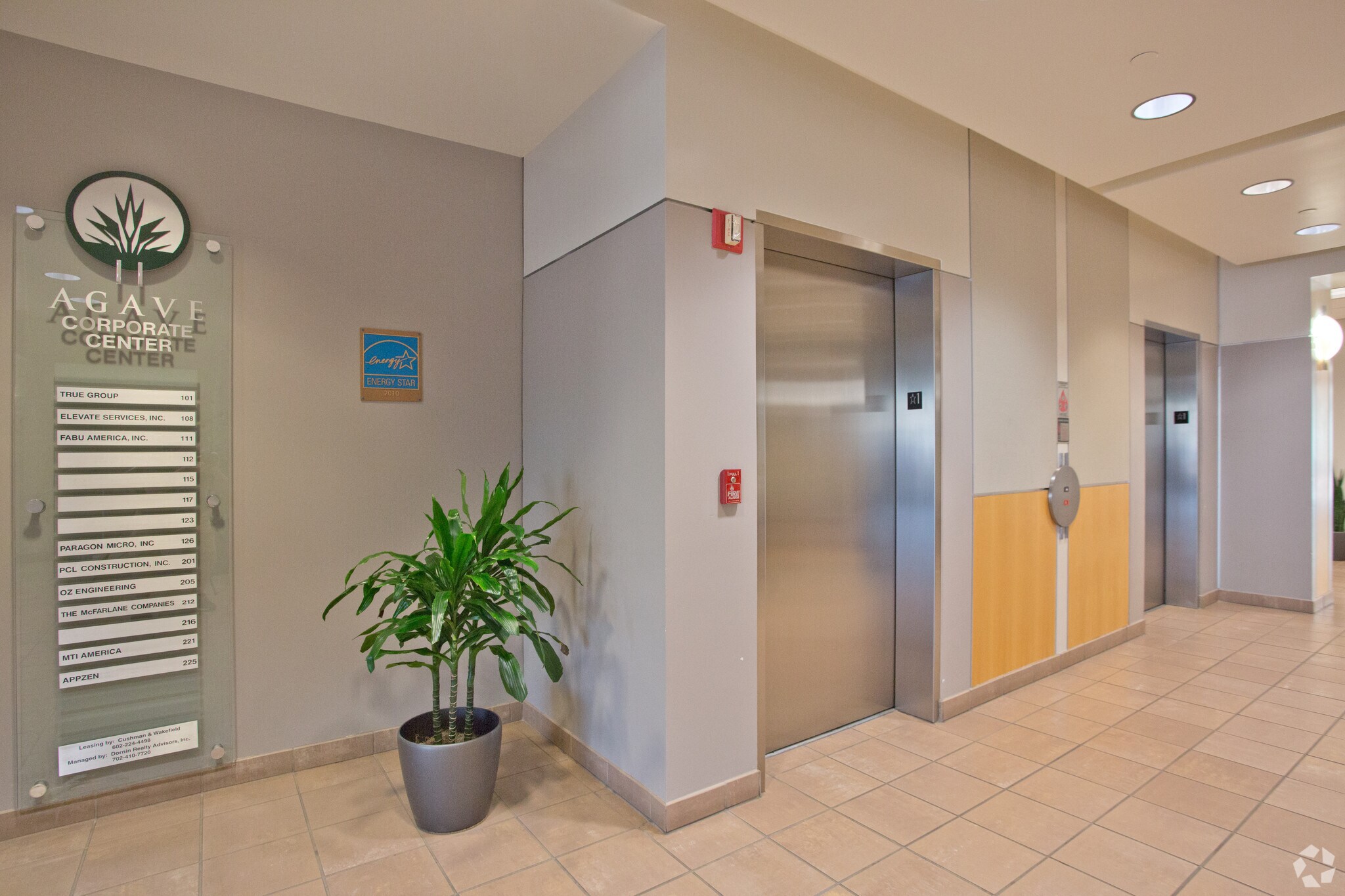 1711 W Greentree Dr, Tempe, AZ à louer Photo principale– Image 1 sur 9