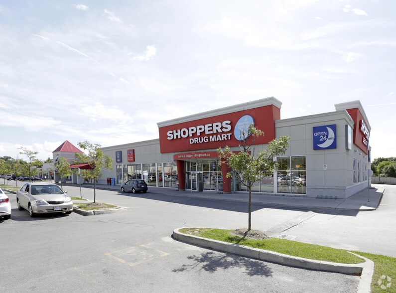 165 Wellington St, Barrie, ON à louer - Photo principale – Image 1 sur 4