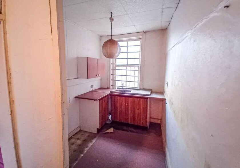 61 High St, Cheltenham à louer - Photo de l’immeuble – Image 2 sur 4