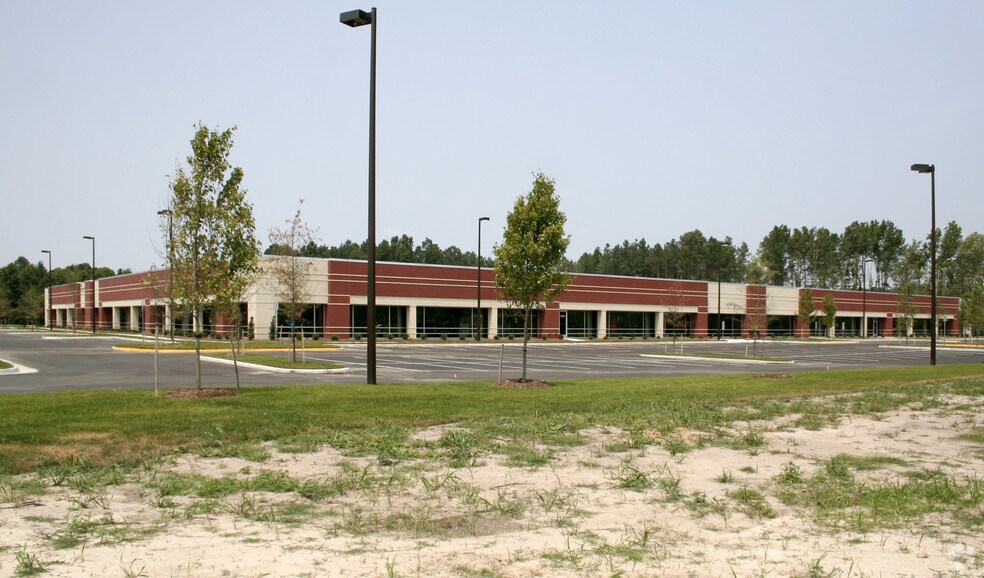 7007 Harbour View Blvd, Suffolk, VA à louer - Photo de l’immeuble – Image 2 sur 14