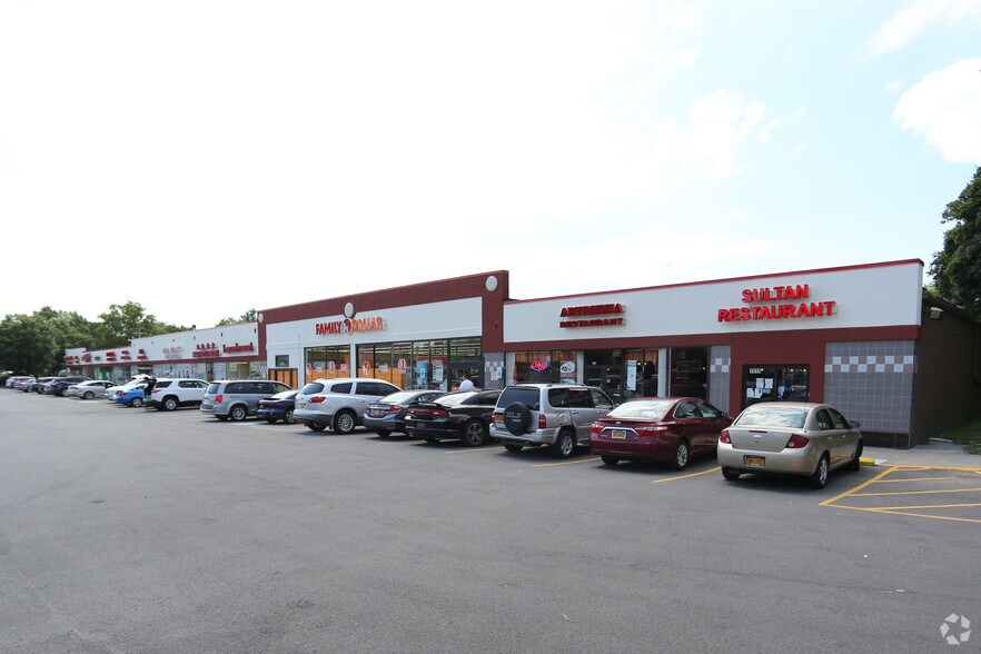 1653-1691 Mount Hope Ave, Rochester, NY à louer - Photo principale – Image 1 sur 9